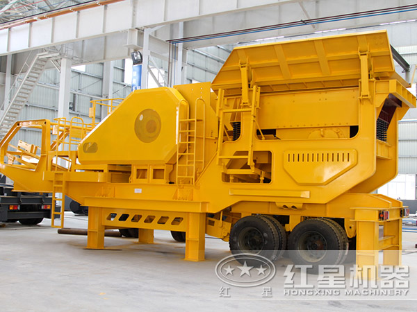 汽車車載移動碎石機(jī)實(shí)拍圖