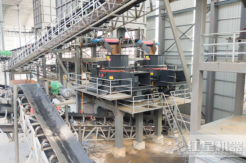 沖擊式制砂機(jī)工作現(xiàn)場圖片